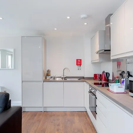 Roomspace Serviced Apartments - Trinity House Reigate Exterior foto