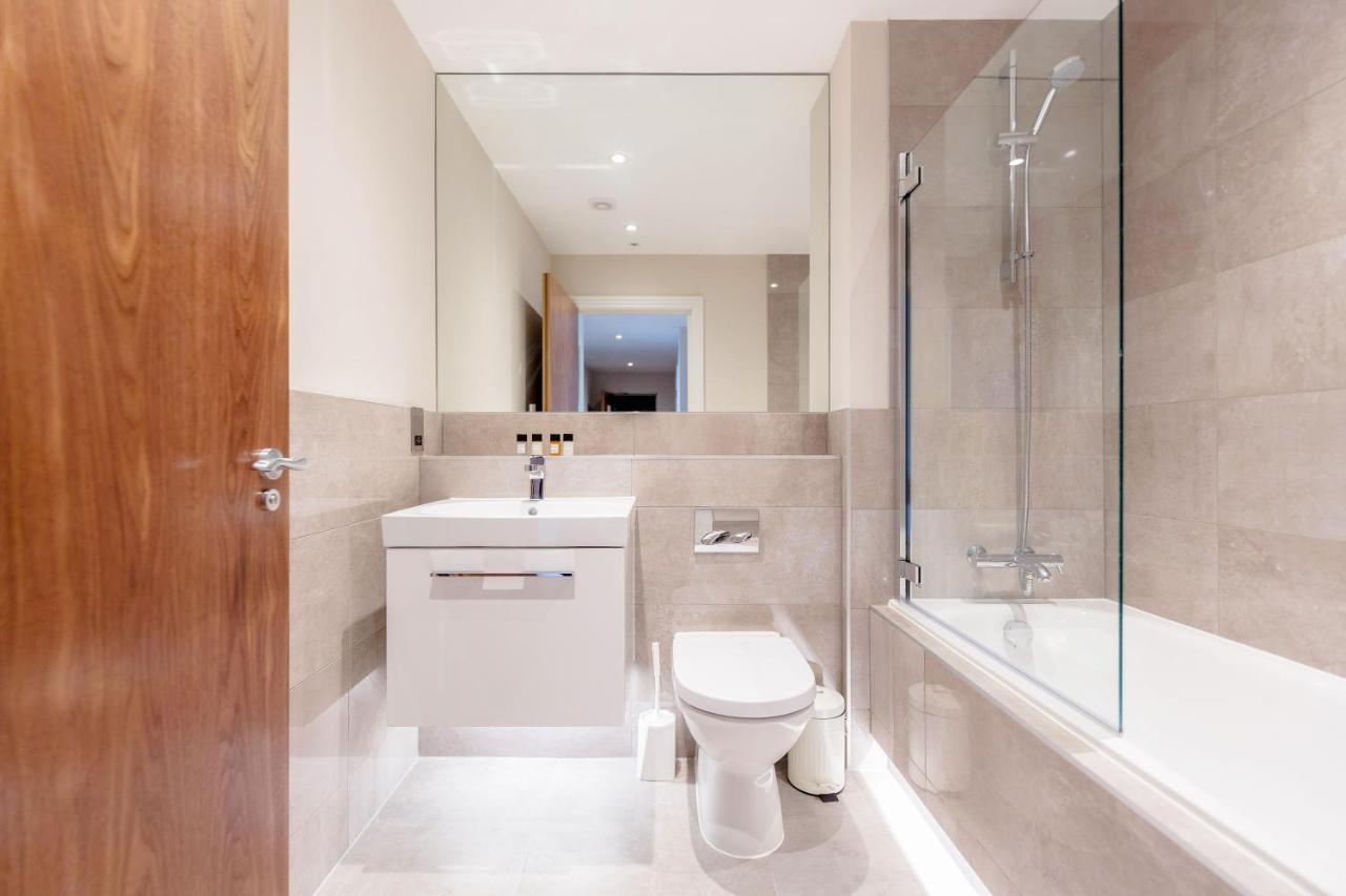 Roomspace Serviced - Trinity House * Reigate